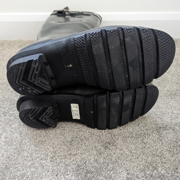 Hunter Glossy Black Women's Rain Boots - Picture 7 of 9